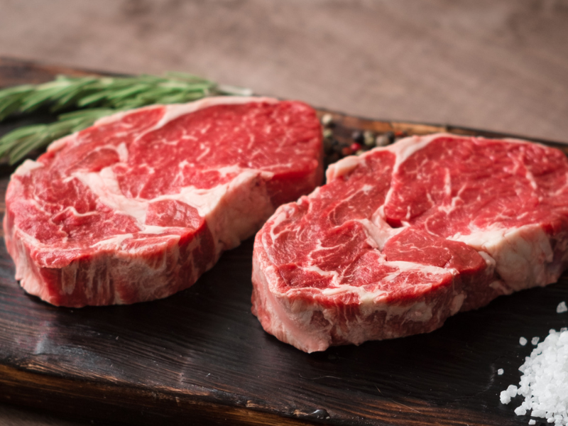 Thịt rất giàu ferritin – một loại protein dự trữ cho phép sản xuất protein của tế bào tóc